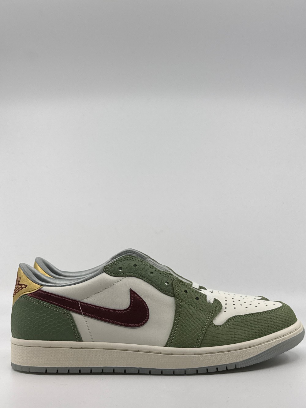 AJ 1 LOW OG - YEAR OF THE DRAGON (2024)