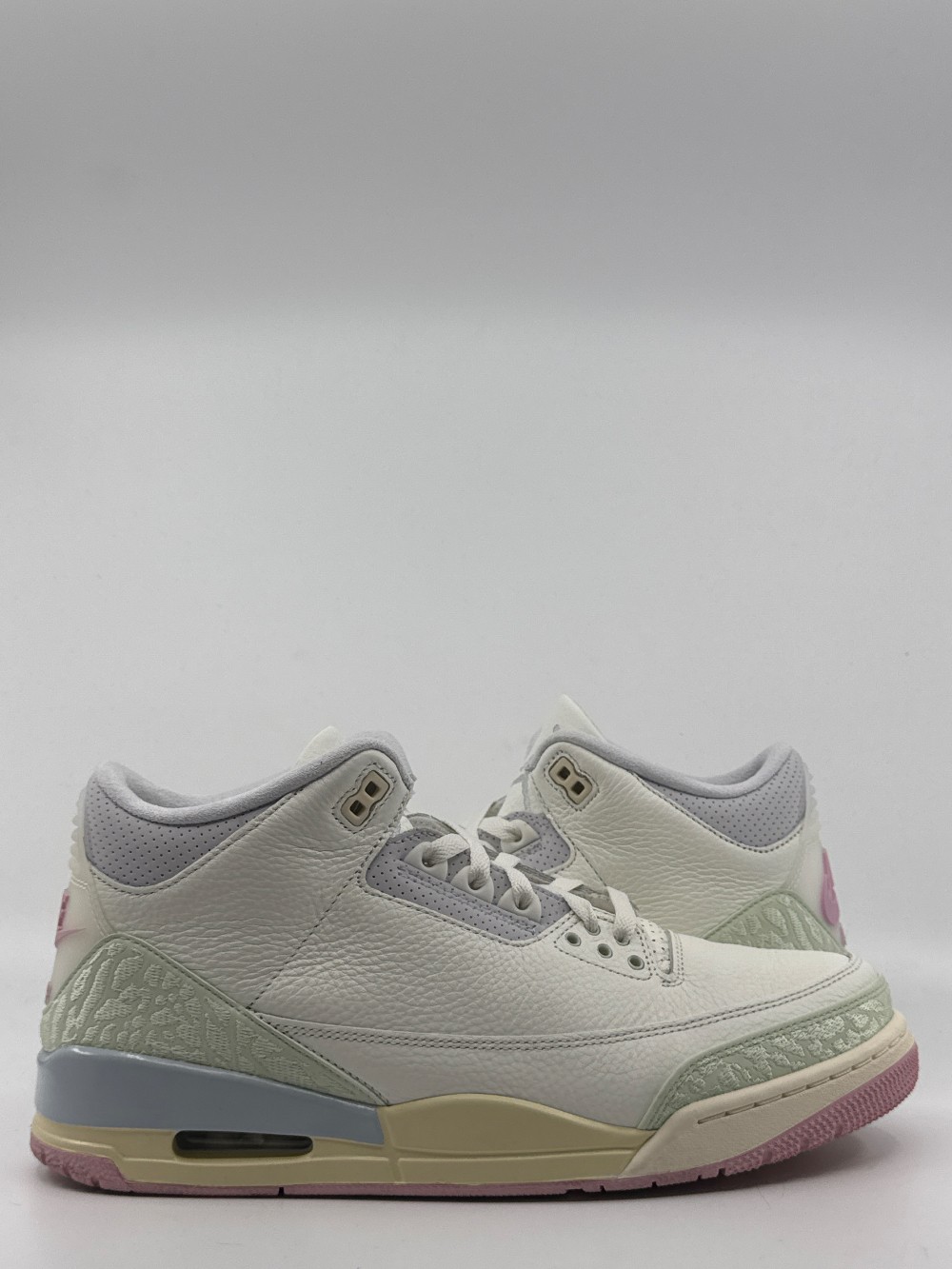 *USED* AJ 3 - SPRING IS IN THE AIR