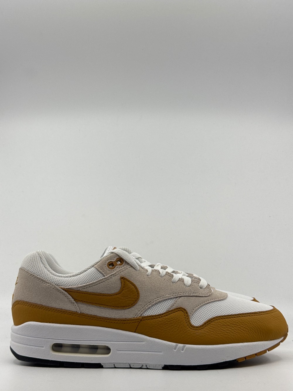 NIKE AIR MAX 1 - BRONZE