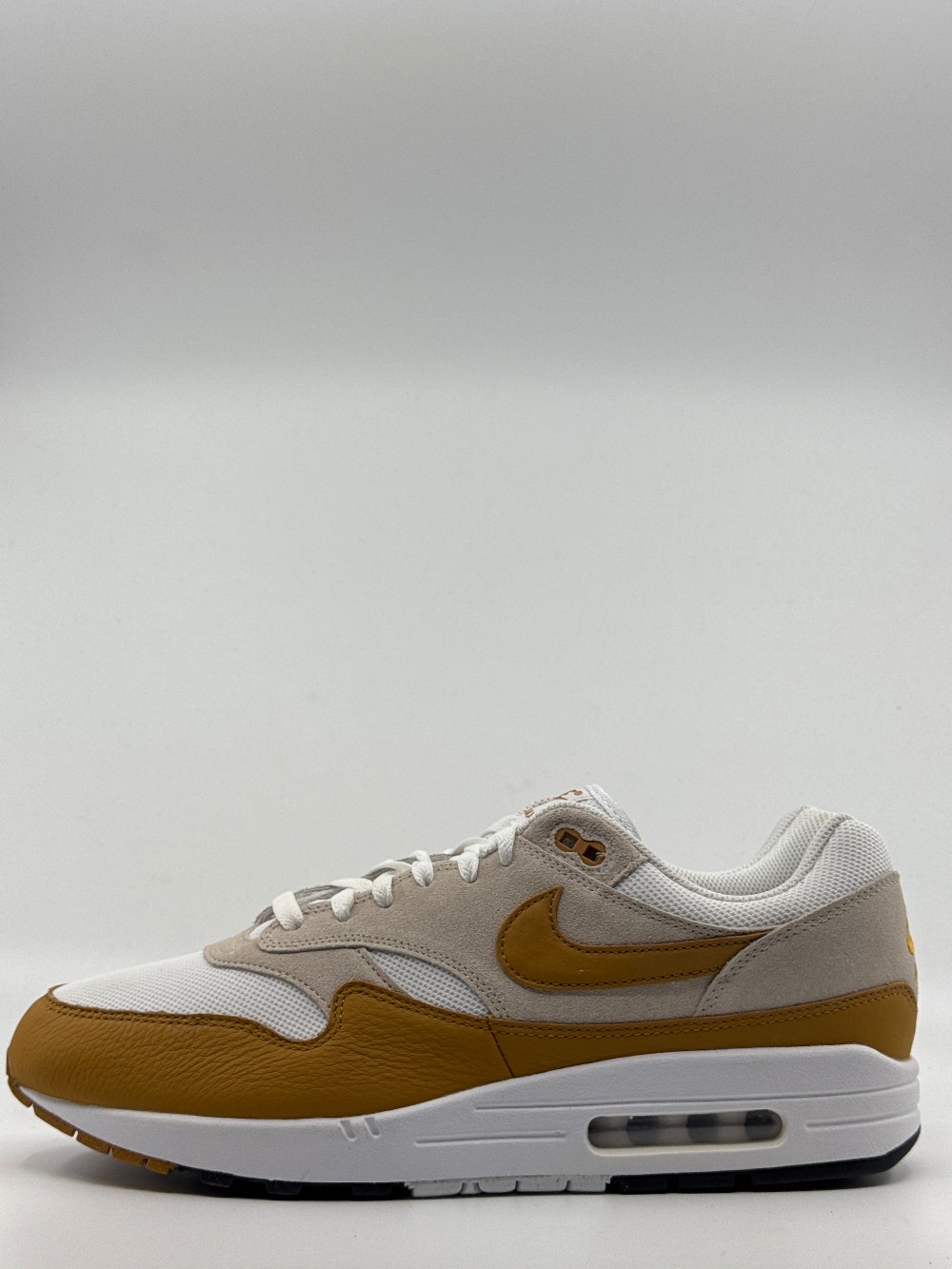 NIKE AIR MAX 1 - BRONZE