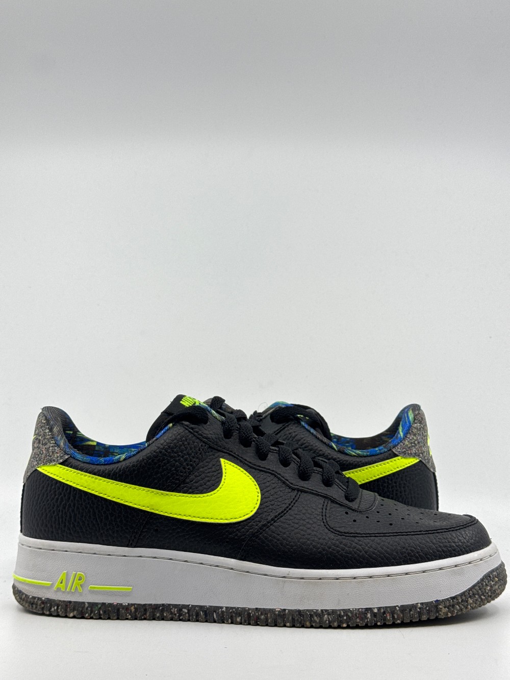 *USED/NO BOX* NIKE AF1 - BLACK VOLT GRIND