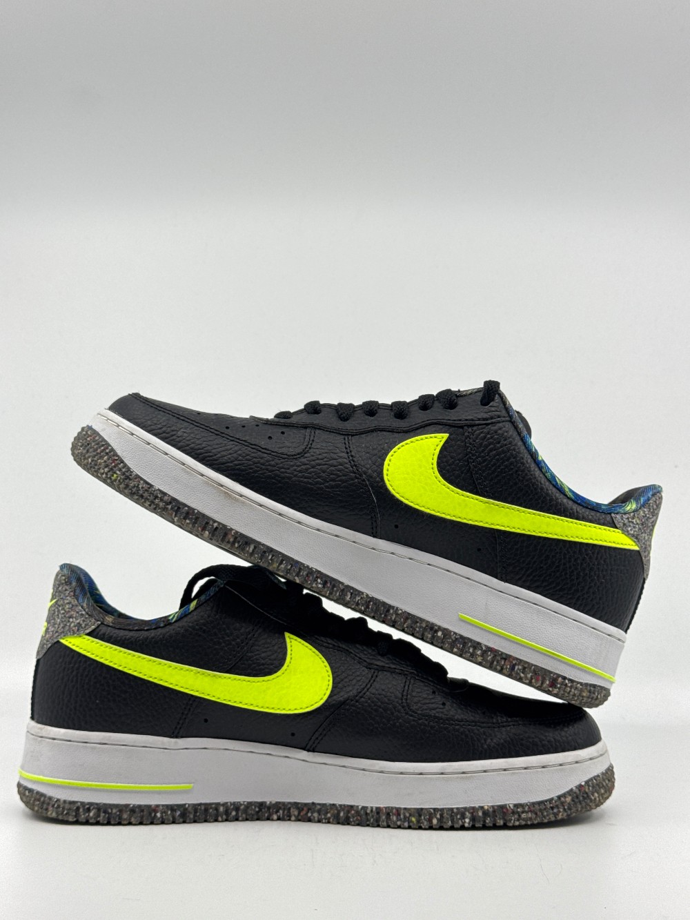 *USED/NO BOX* NIKE AF1 - BLACK VOLT GRIND