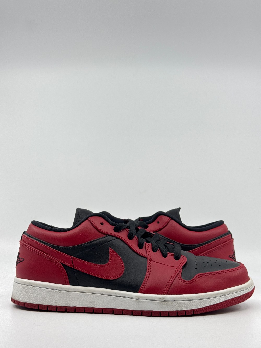 *USED/NO BOX* AJ 1 LOW - BULLS