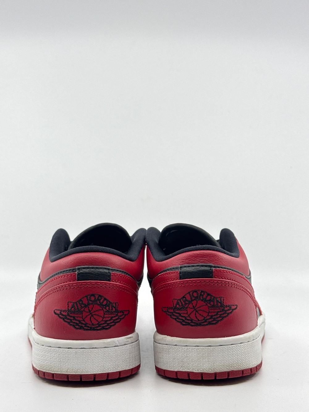 *USED/NO BOX* AJ 1 LOW - BULLS