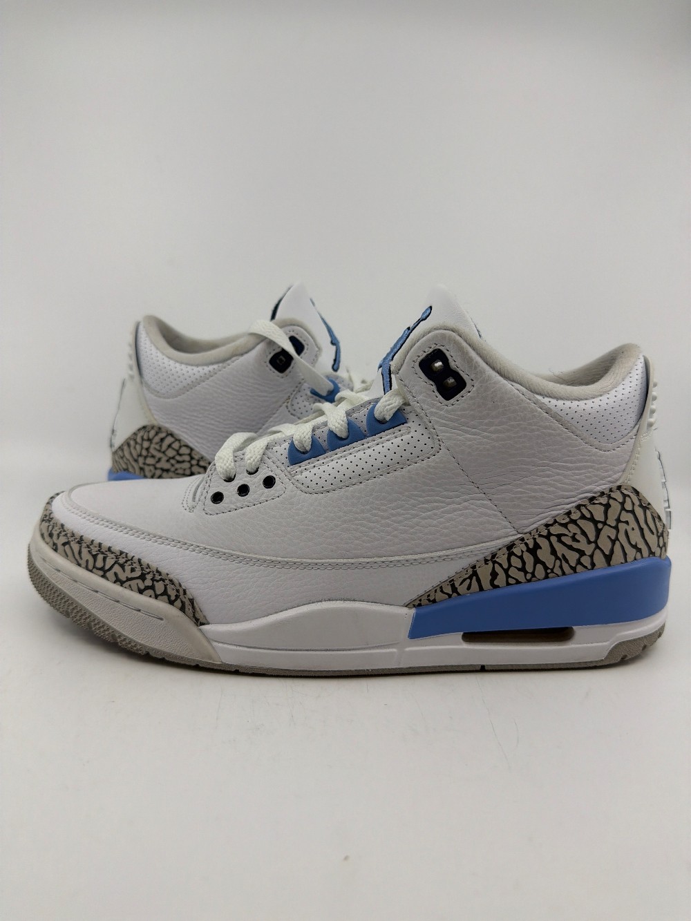 *USED* AJ 3 - UNC