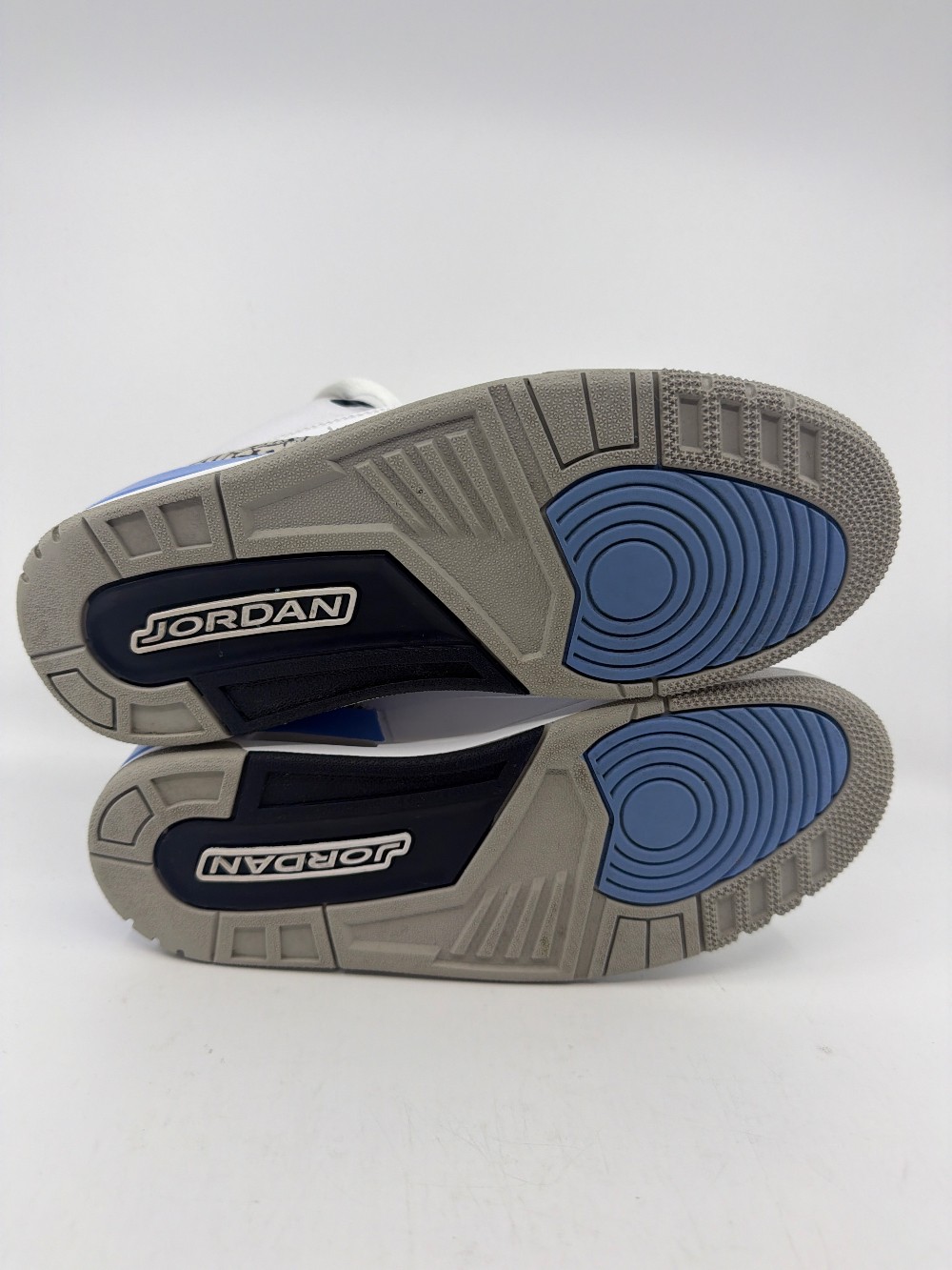 *USED* AJ 3 - UNC