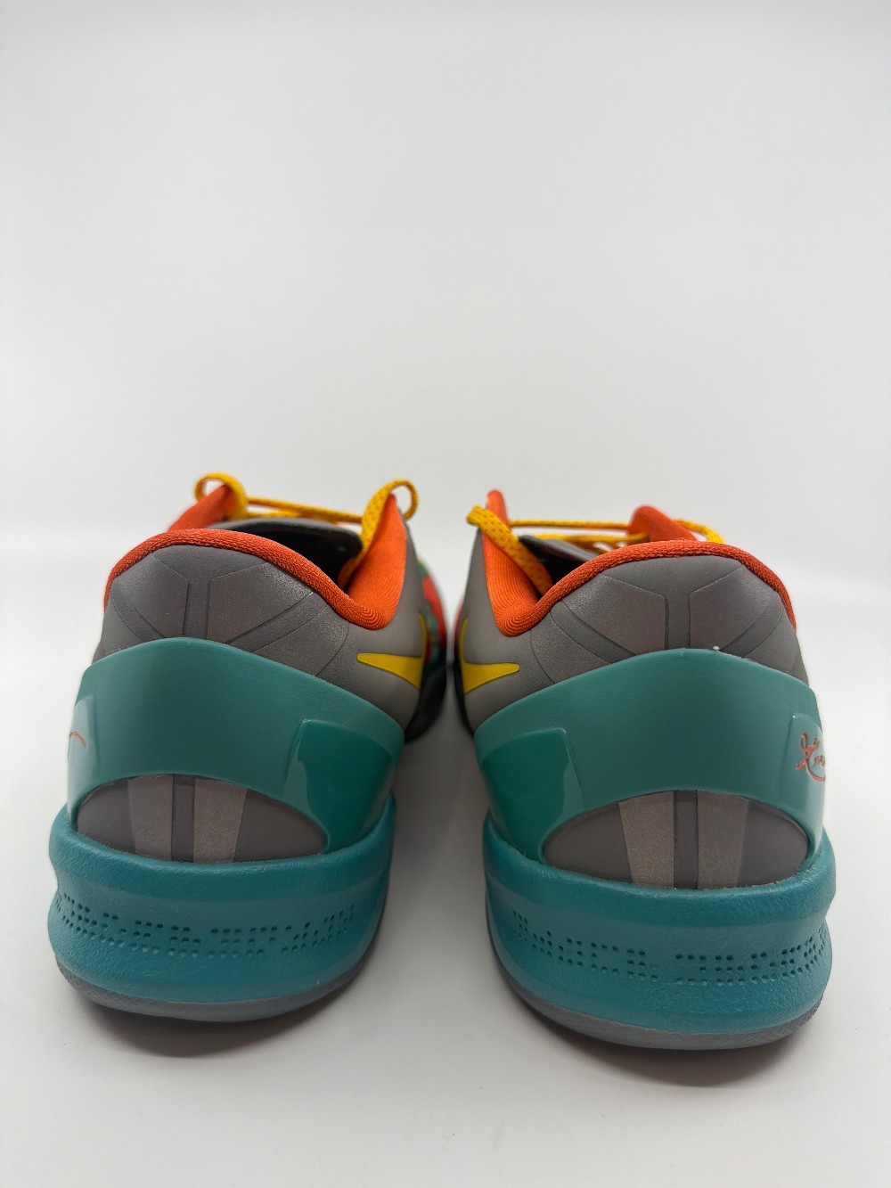 *USED* NIKE KOBE 8 PROTRO - VENICE BEACH (2024)