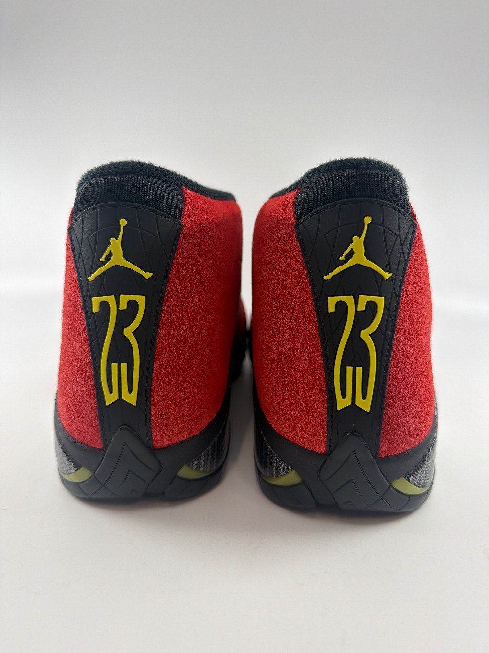 AJ 14 - FERRARI (2025)