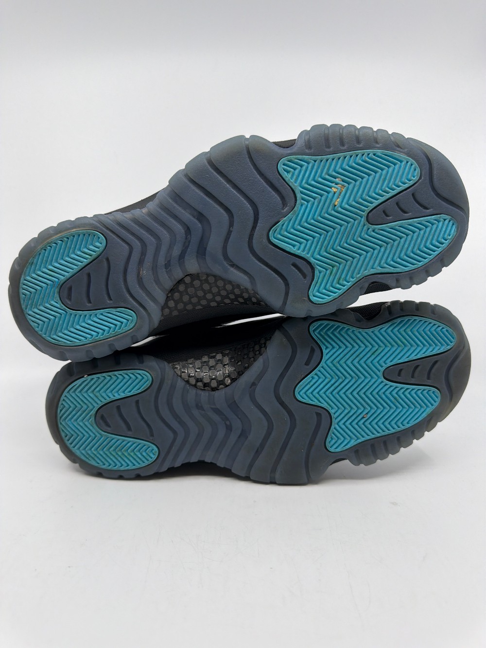 *USED* AJ 11 - GAMMA BLUE (2025)