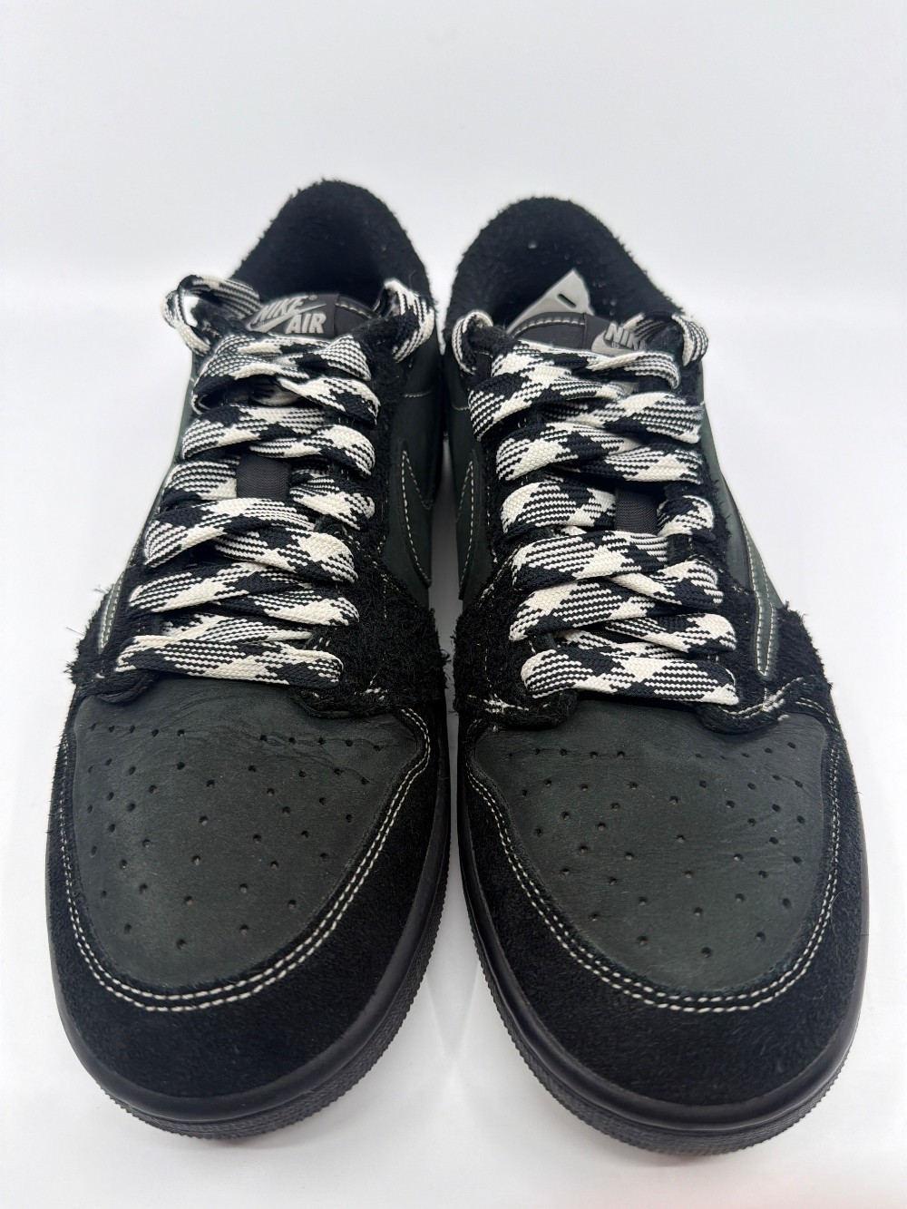 *USED* AJ 1 LOW X TRAVIS SCOTT - BLACK PHANTOM