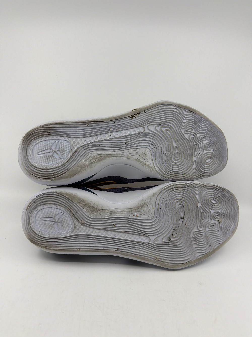 *USED/NO BOX* NIKE KOBE 9 EM LOW PROTRO - FADE