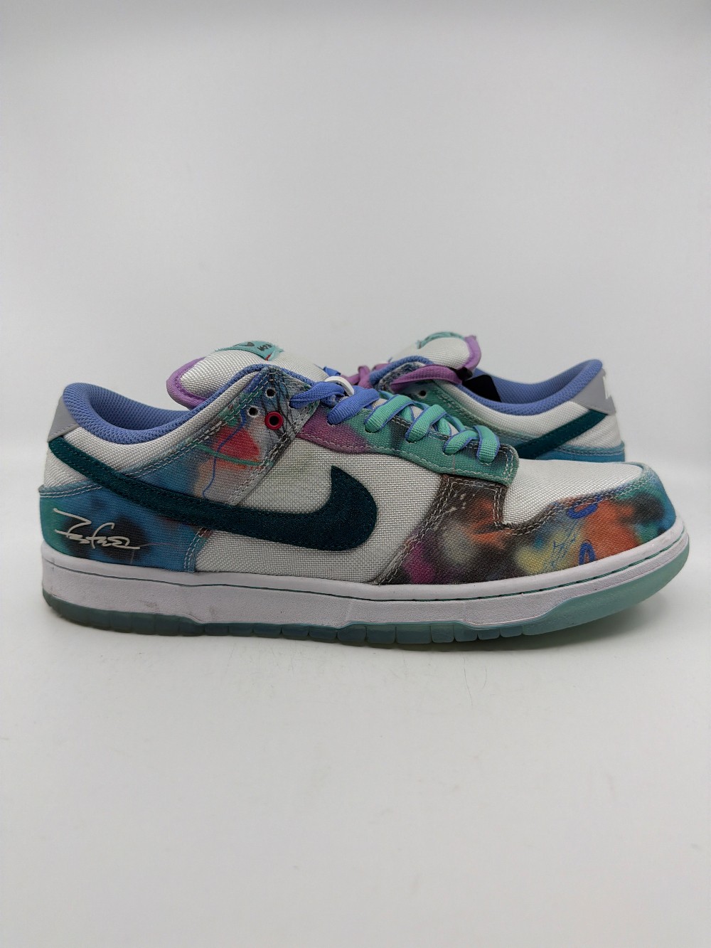 *USED* NIKE SB DUNK LOW X FUTURA LABORATORIES - BLEACHED AQUA