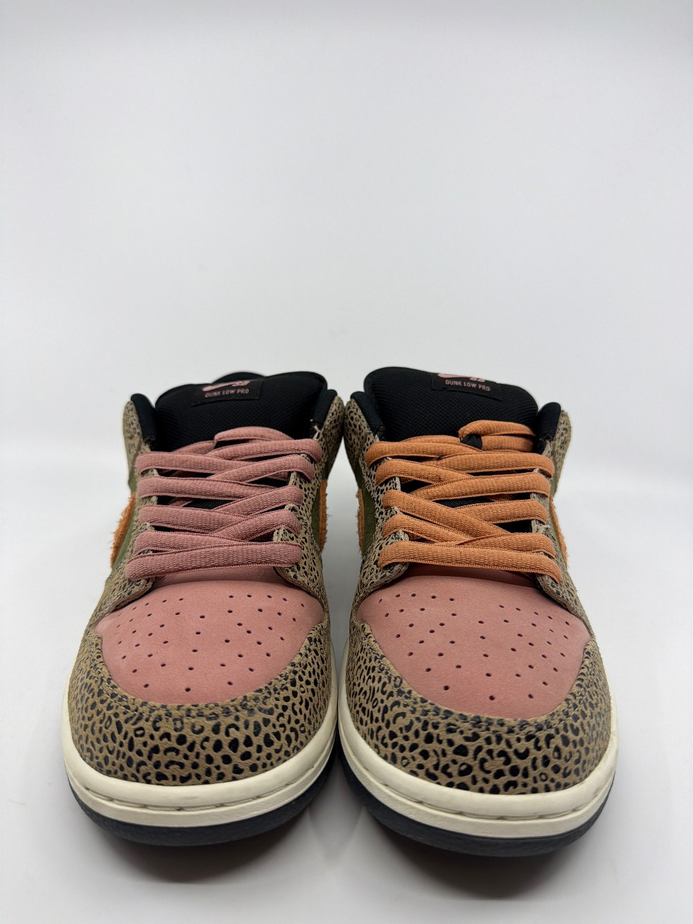 *USED* NIKE SB DUNK LOW - ARTS-REC