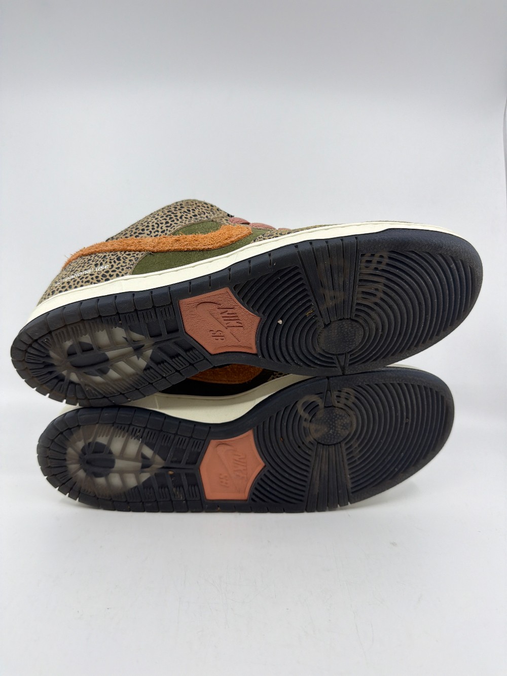 *USED* NIKE SB DUNK LOW - ARTS-REC