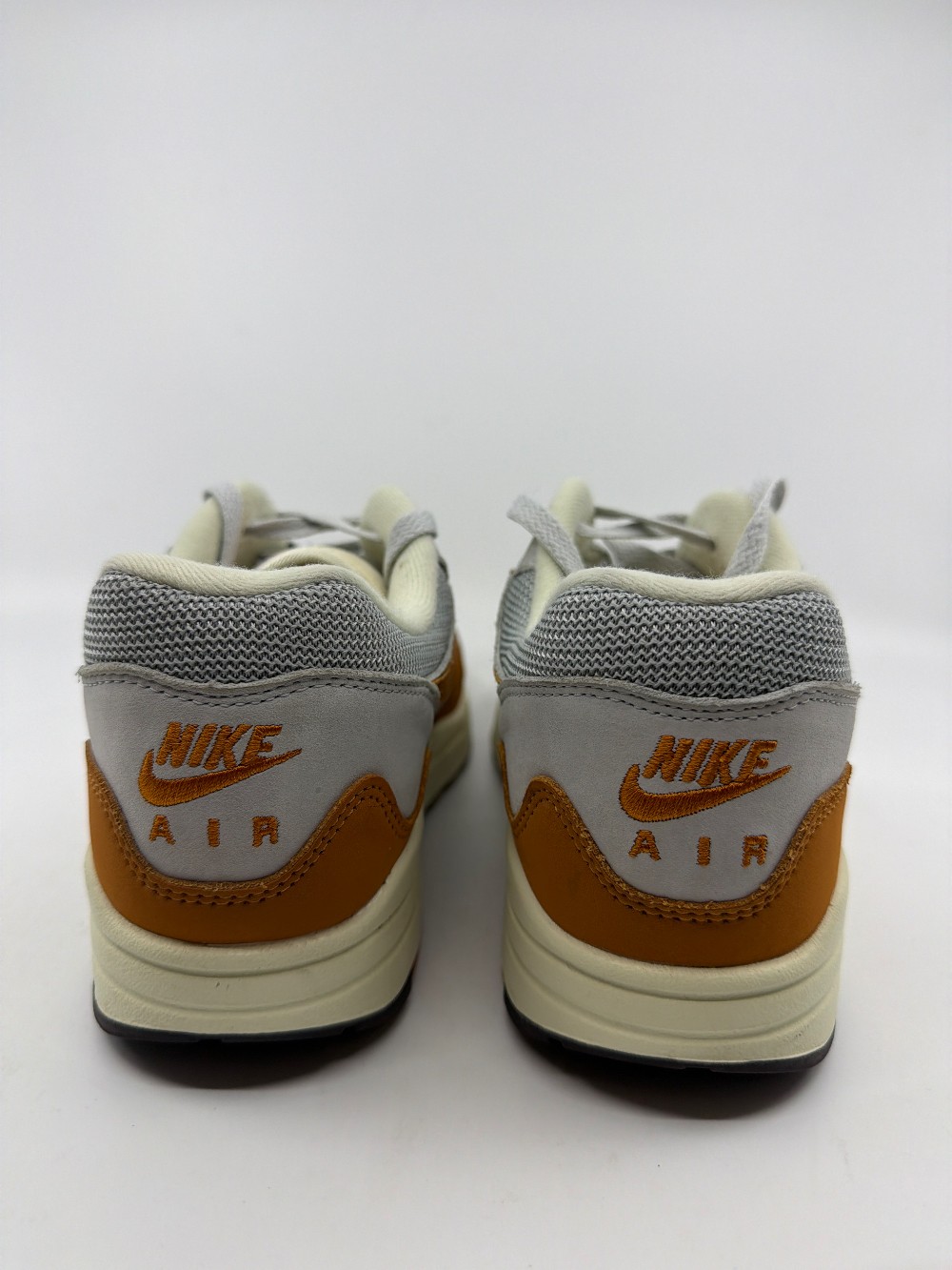 *USED* NIKE AIR MAX 1 - PATTA WAVES MONARCH (WITH BRACELET)