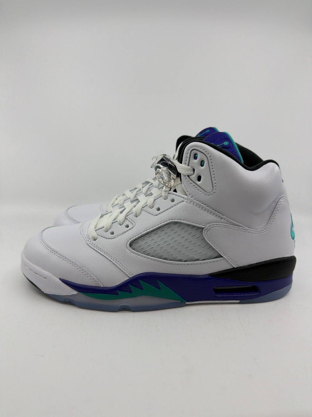 AJ 5 - GRAPE (2025)