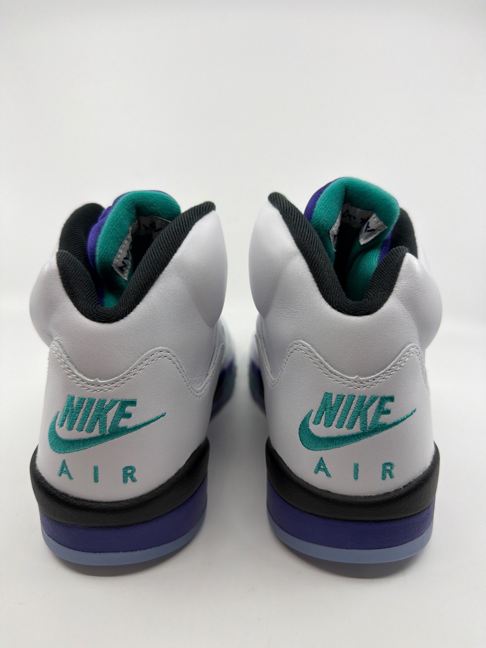 AJ 5 - GRAPE (2025)