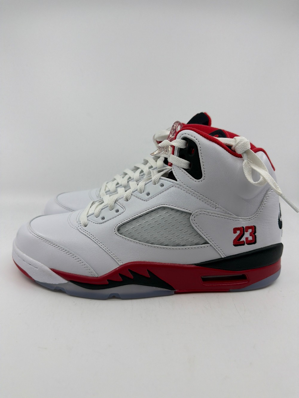 AJ 5 - FIRE RED BLACK TONGUE (2025)