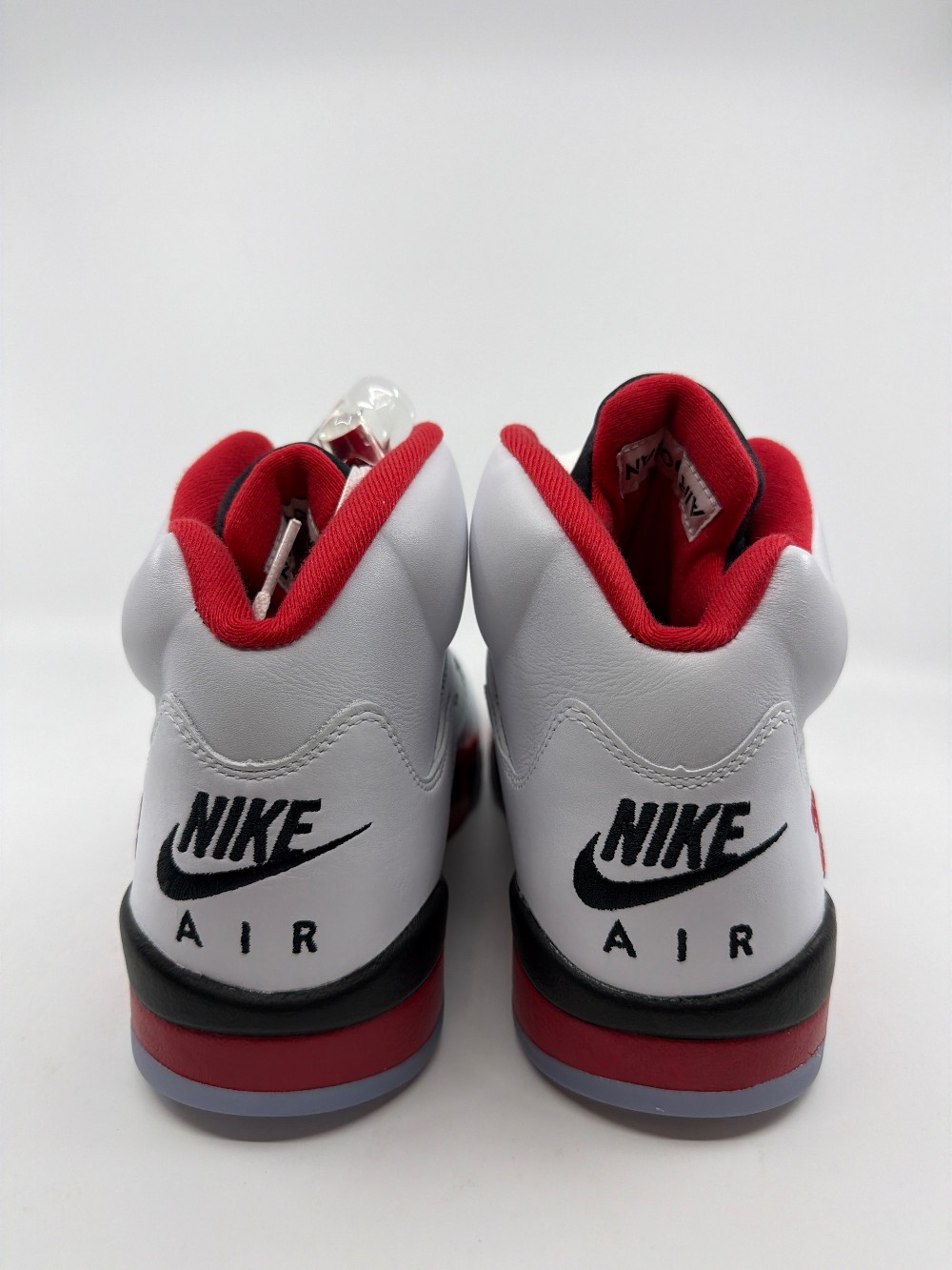 AJ 5 - FIRE RED BLACK TONGUE (2025)