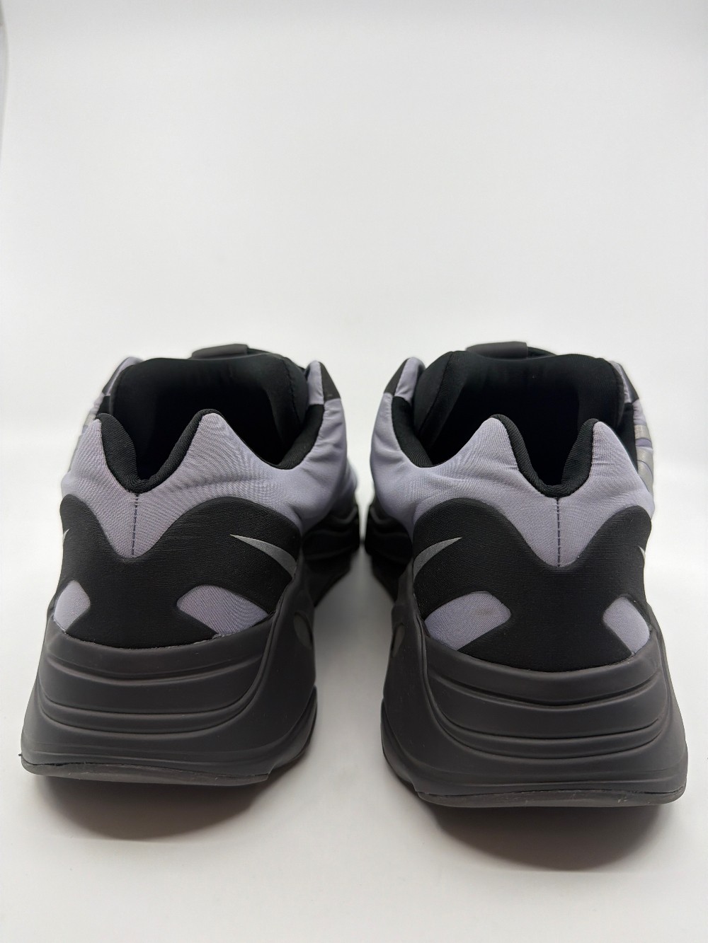 *USED* YEEZY BOOST 700 - MNVN GEODE