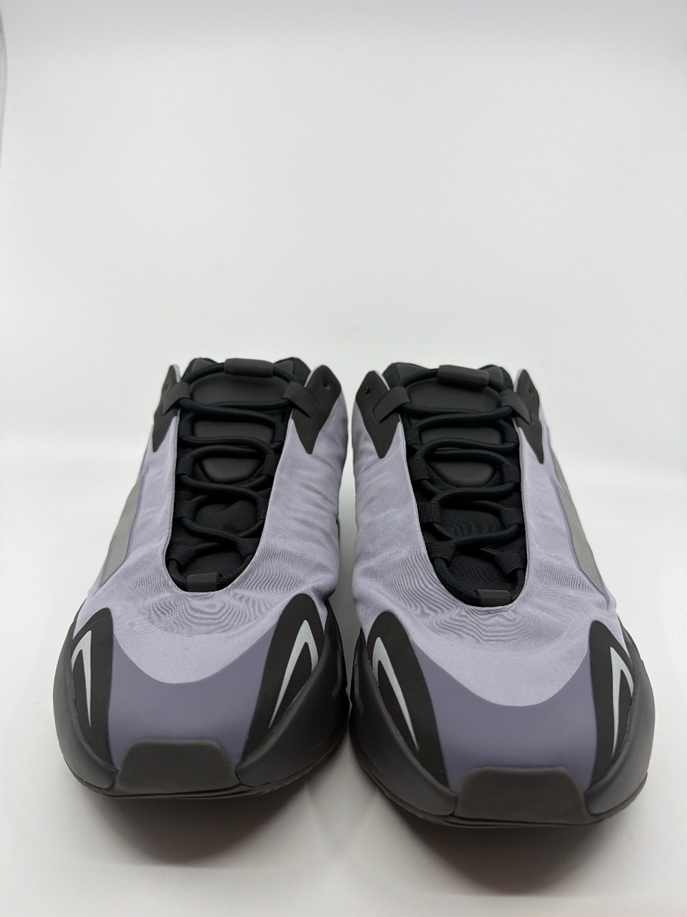 *USED* YEEZY BOOST 700 - MNVN GEODE