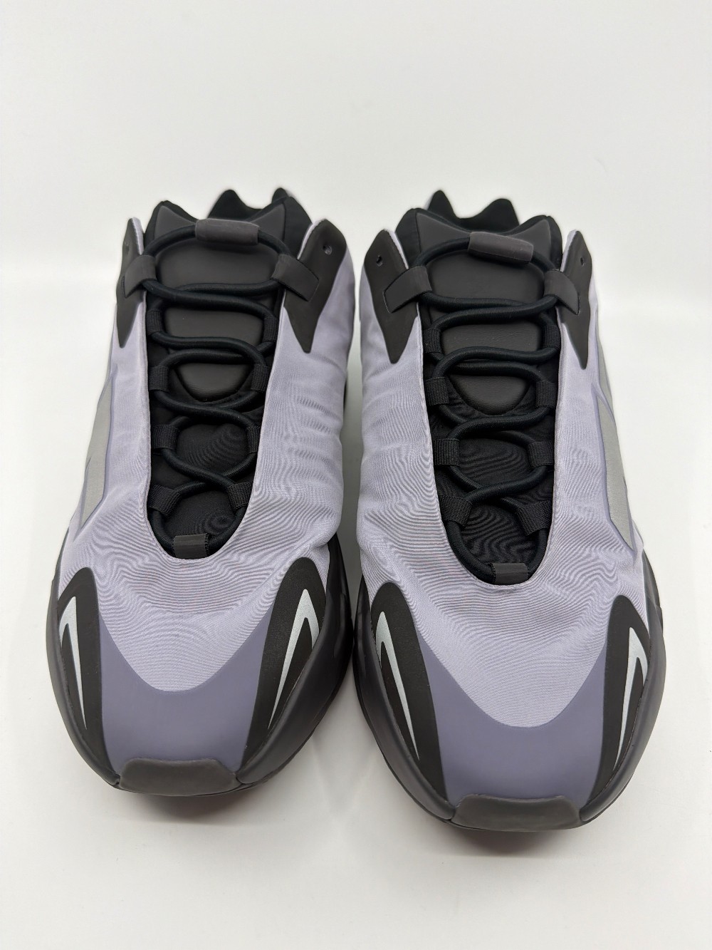 *USED* YEEZY BOOST 700 - MNVN GEODE