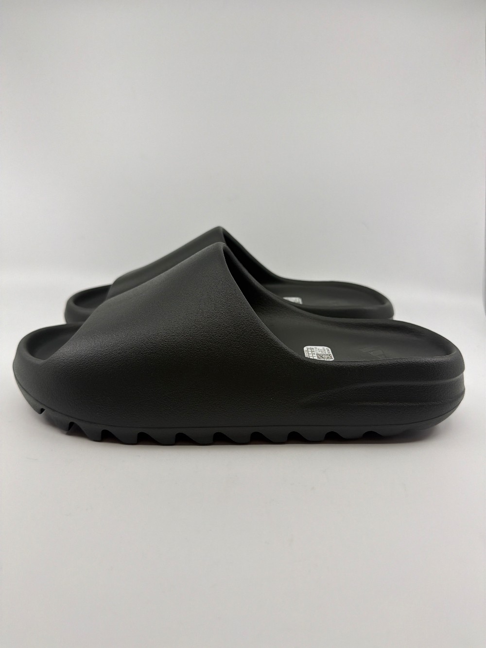 YEEZY SLIDE - DARK ONYX