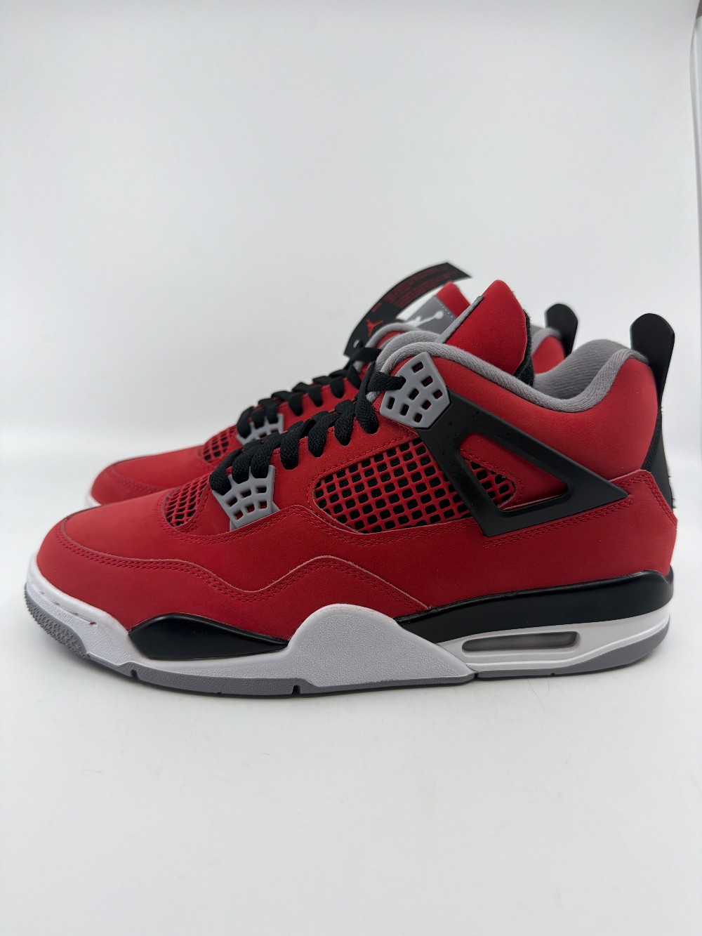 AJ 4 - TORO BRAVO (2026)