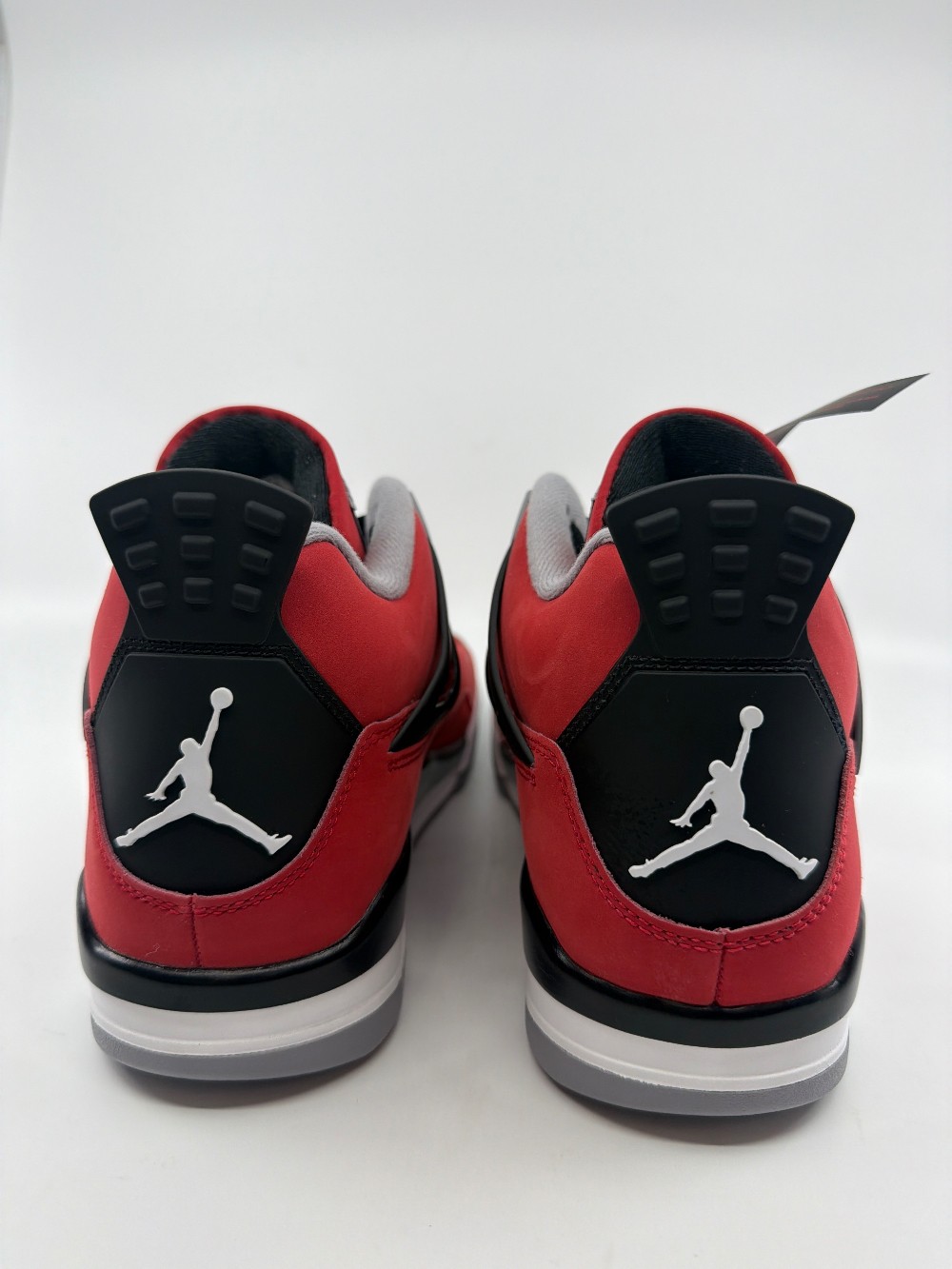 AJ 4 - TORO BRAVO (2026)