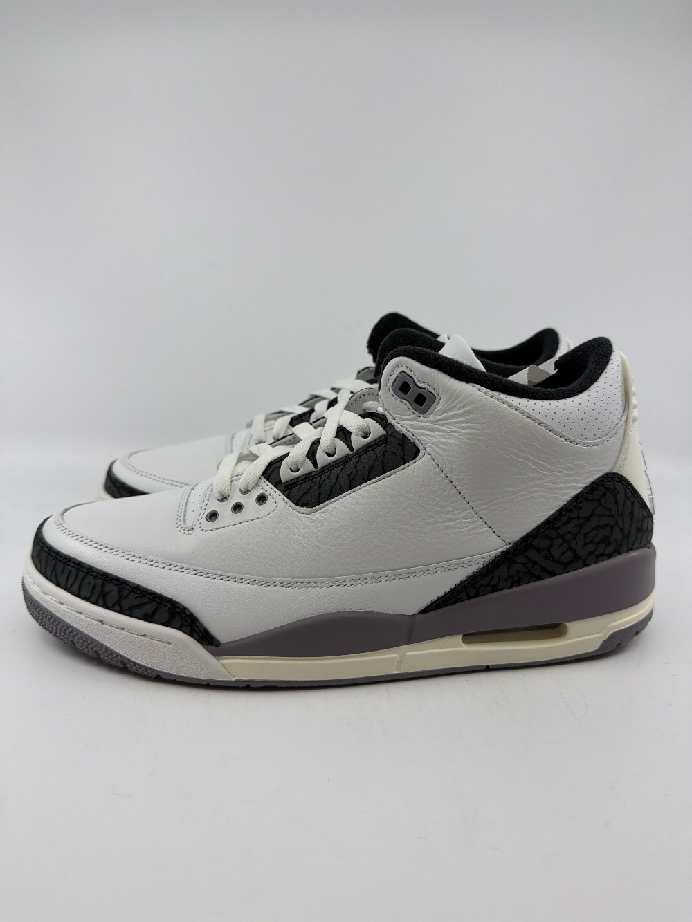 AJ 3 - CEMENT GREY