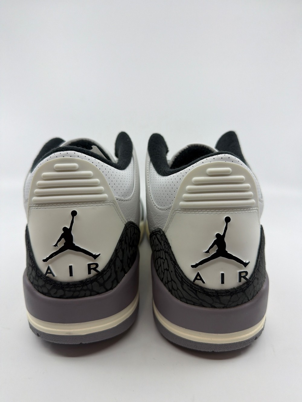 AJ 3 - CEMENT GREY