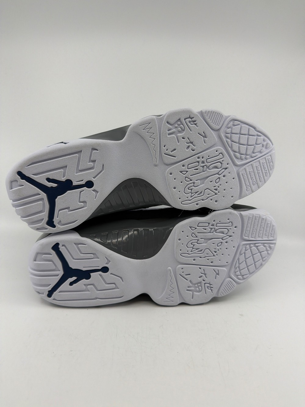 AJ 9 - FLINT GREY FRENCH BLUE (2026)