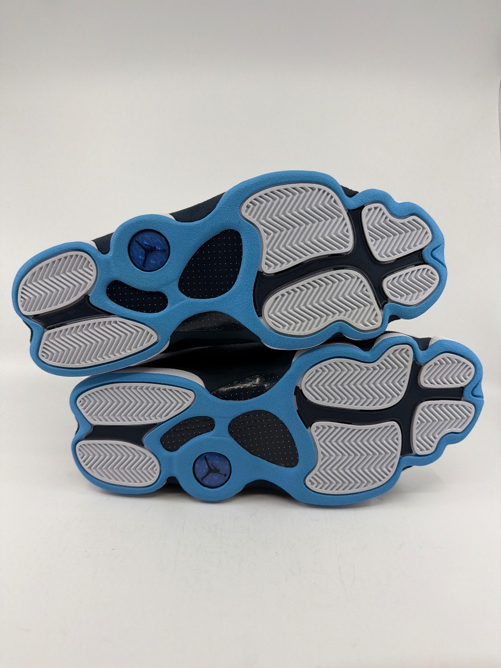AJ 13 - OBSIDIAN POWDER BLUE WHITE