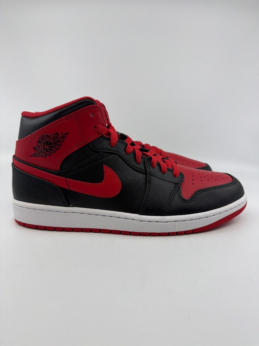 AJ 1 MID - ALTERNATE BRED (2022)