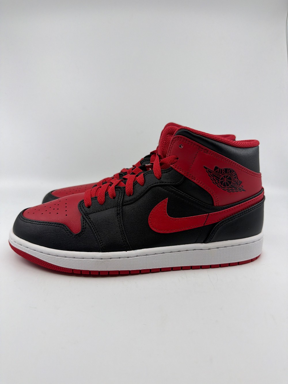 AJ 1 MID - ALTERNATE BRED (2022)