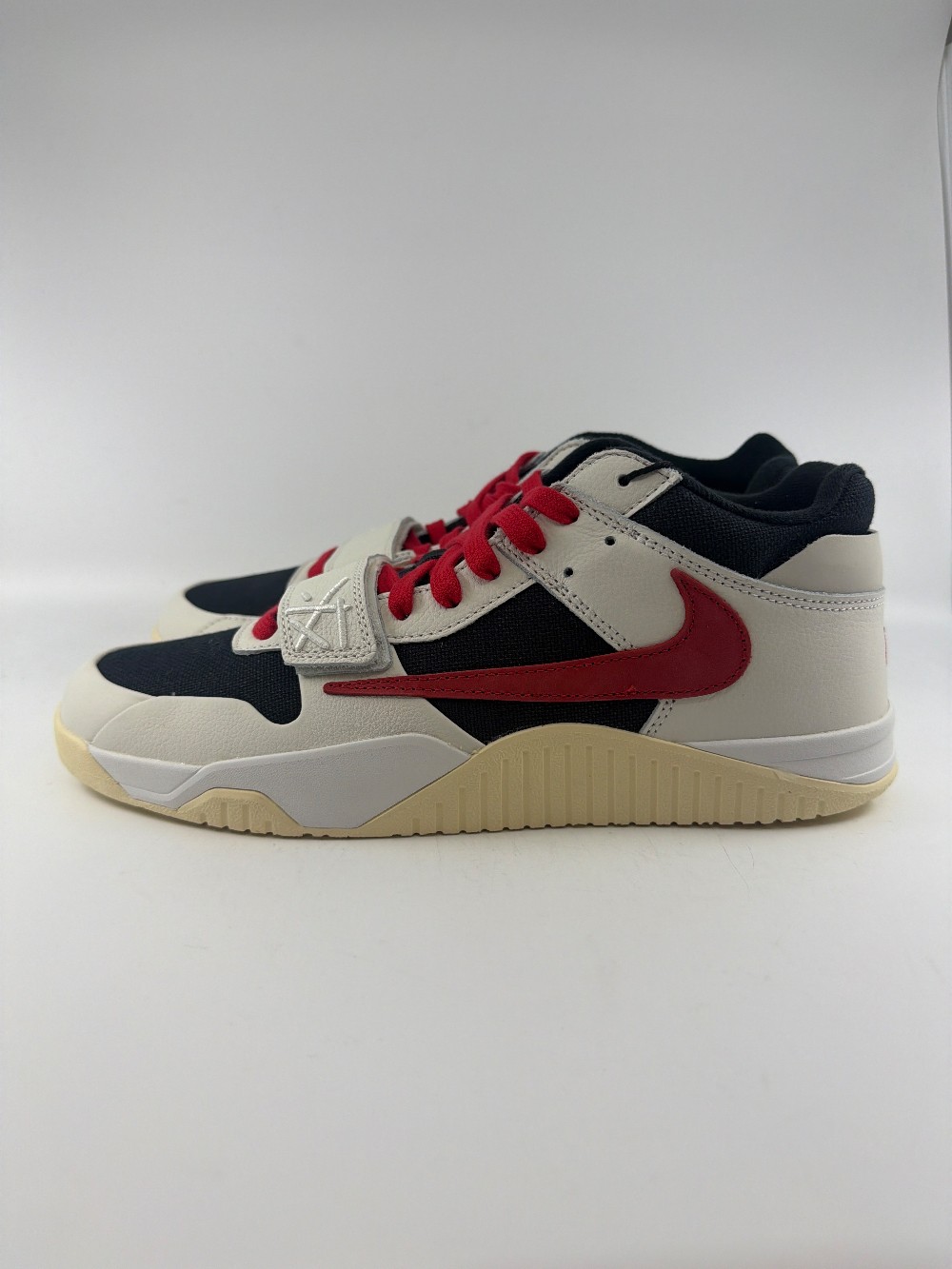 JUMPMAN JACK X TRAVIS SCOTT - UNIVERSITY RED
