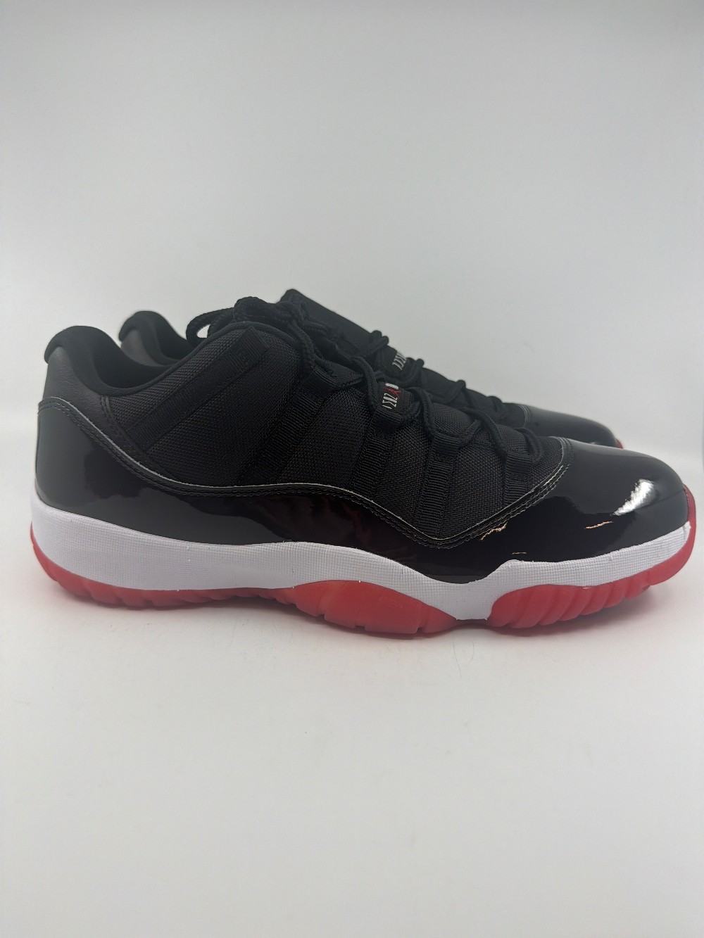 AJ 11 LOW - BRED (2025)