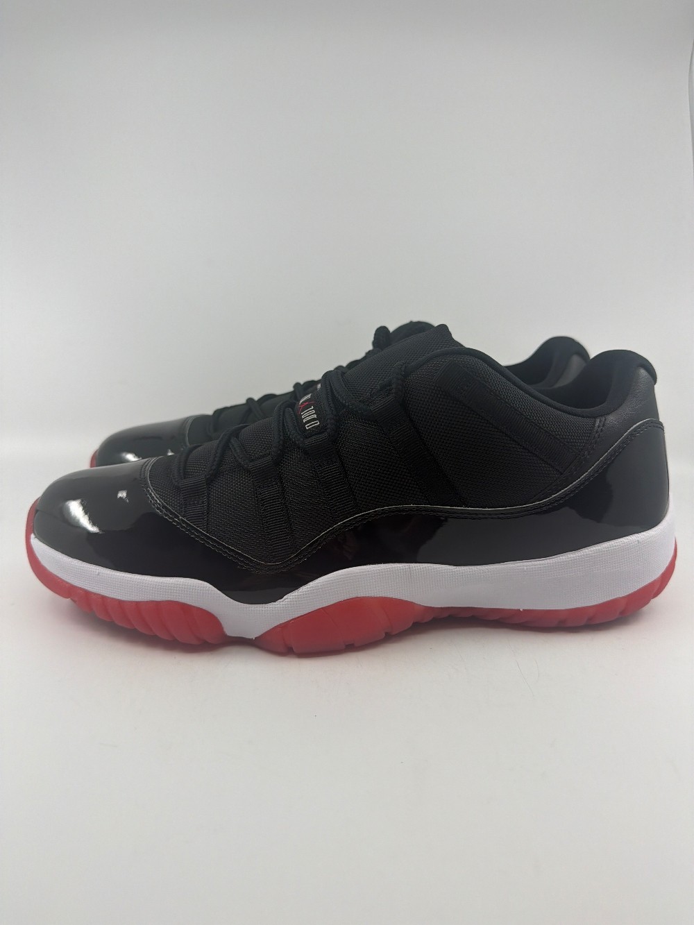 AJ 11 LOW - BRED (2025)