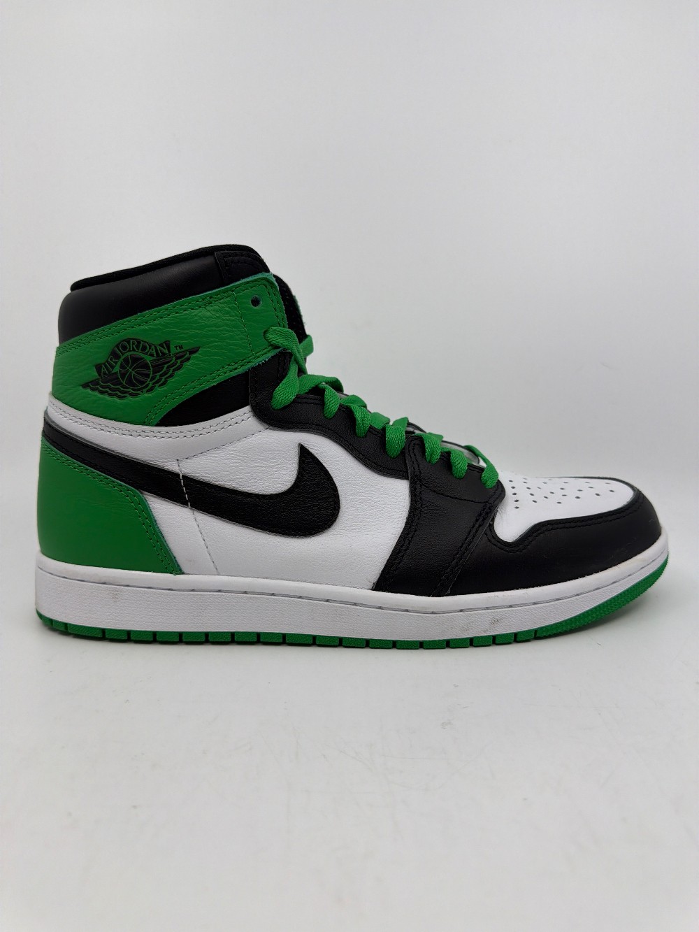 *USED* AJ 1 - LUCKY GREEN