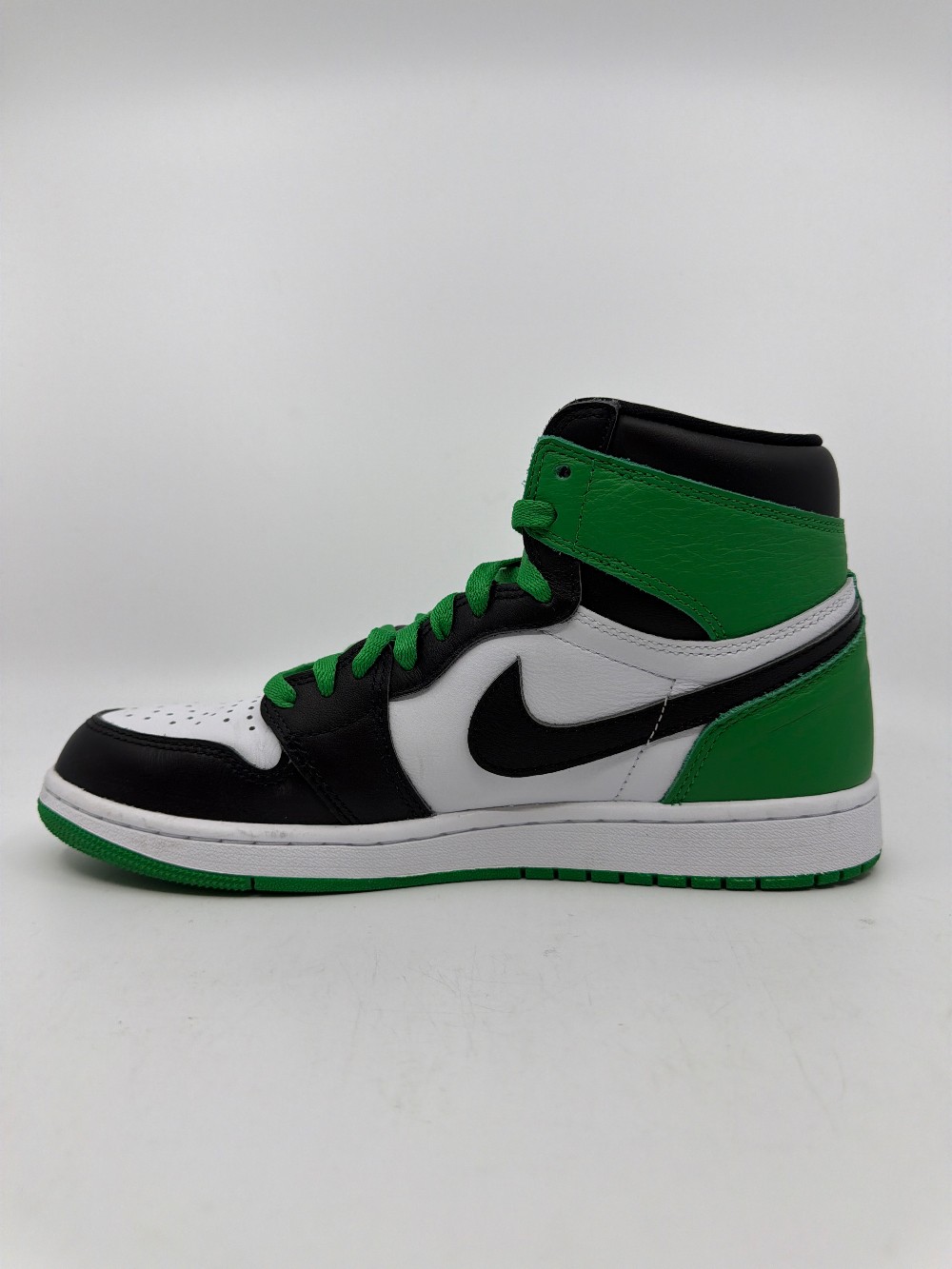 *USED* AJ 1 - LUCKY GREEN