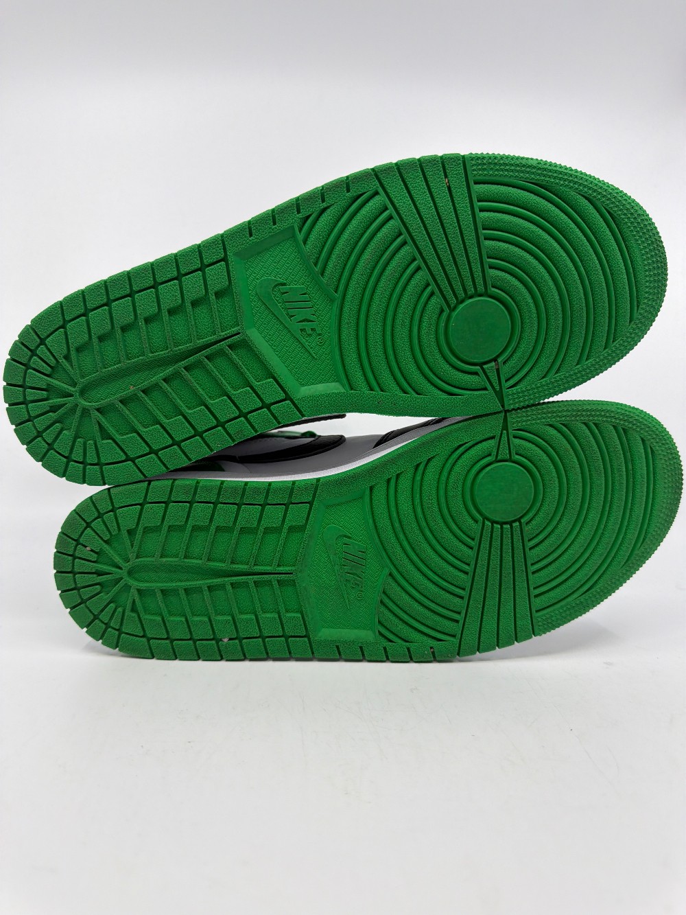 *USED* AJ 1 - LUCKY GREEN