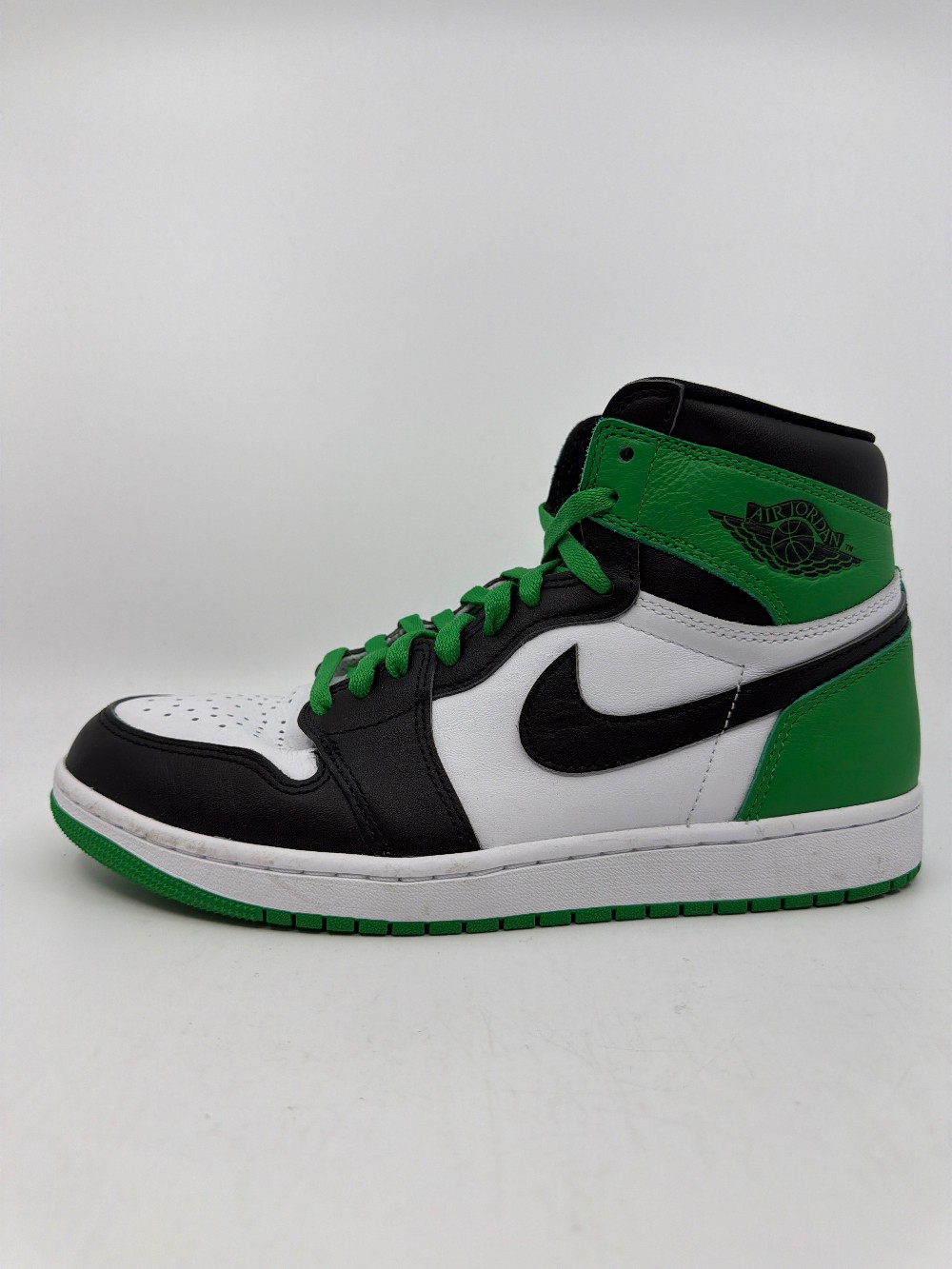 *USED* AJ 1 - LUCKY GREEN