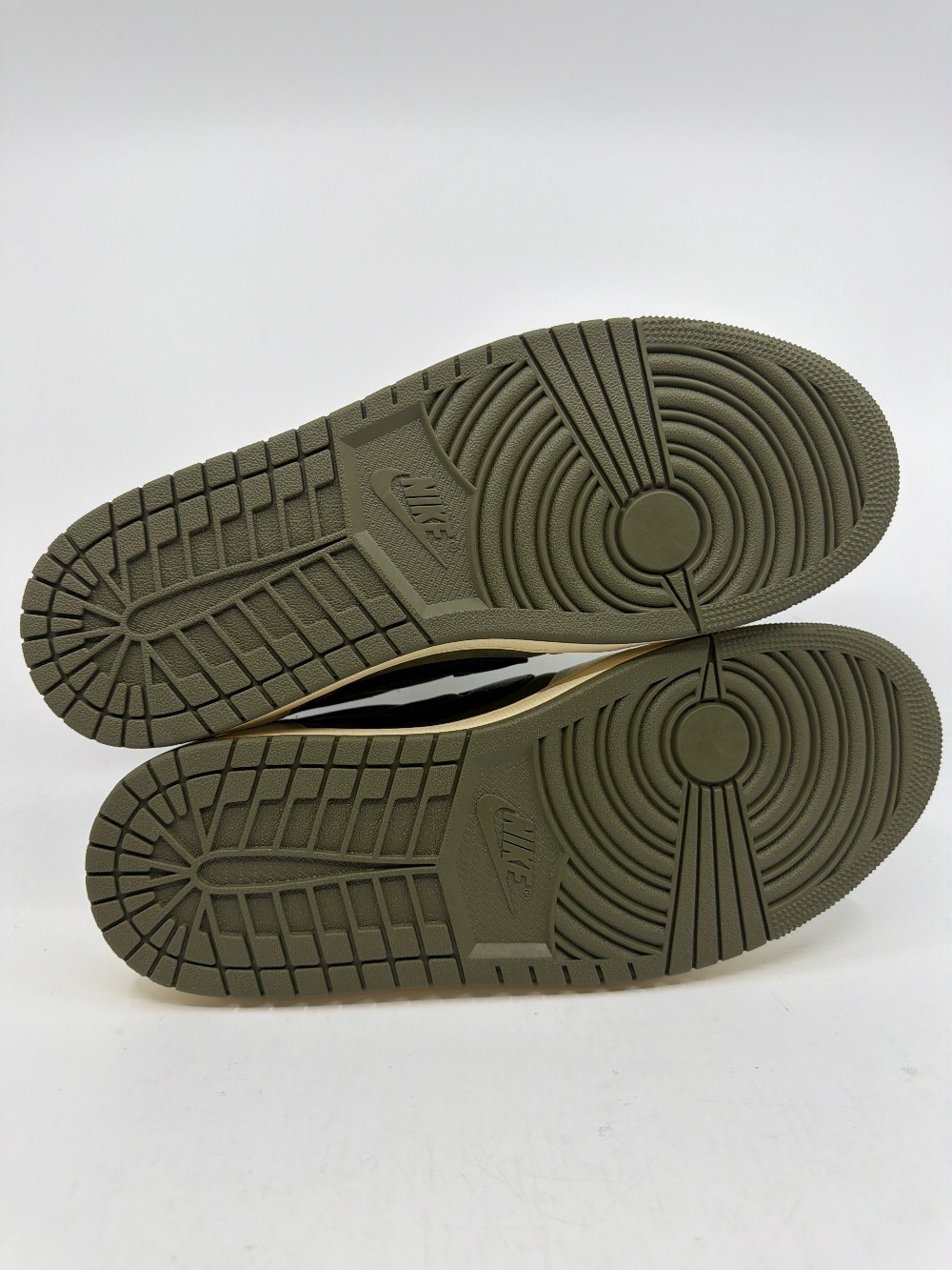AJ 1 LOW X TRAVIS SCOTT - MEDIUM OLIVE
