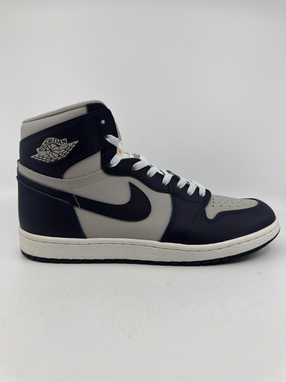 *USED* AJ 1 - GEOREGOWN