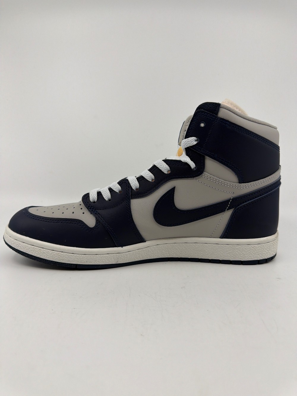 *USED* AJ 1 - GEOREGOWN