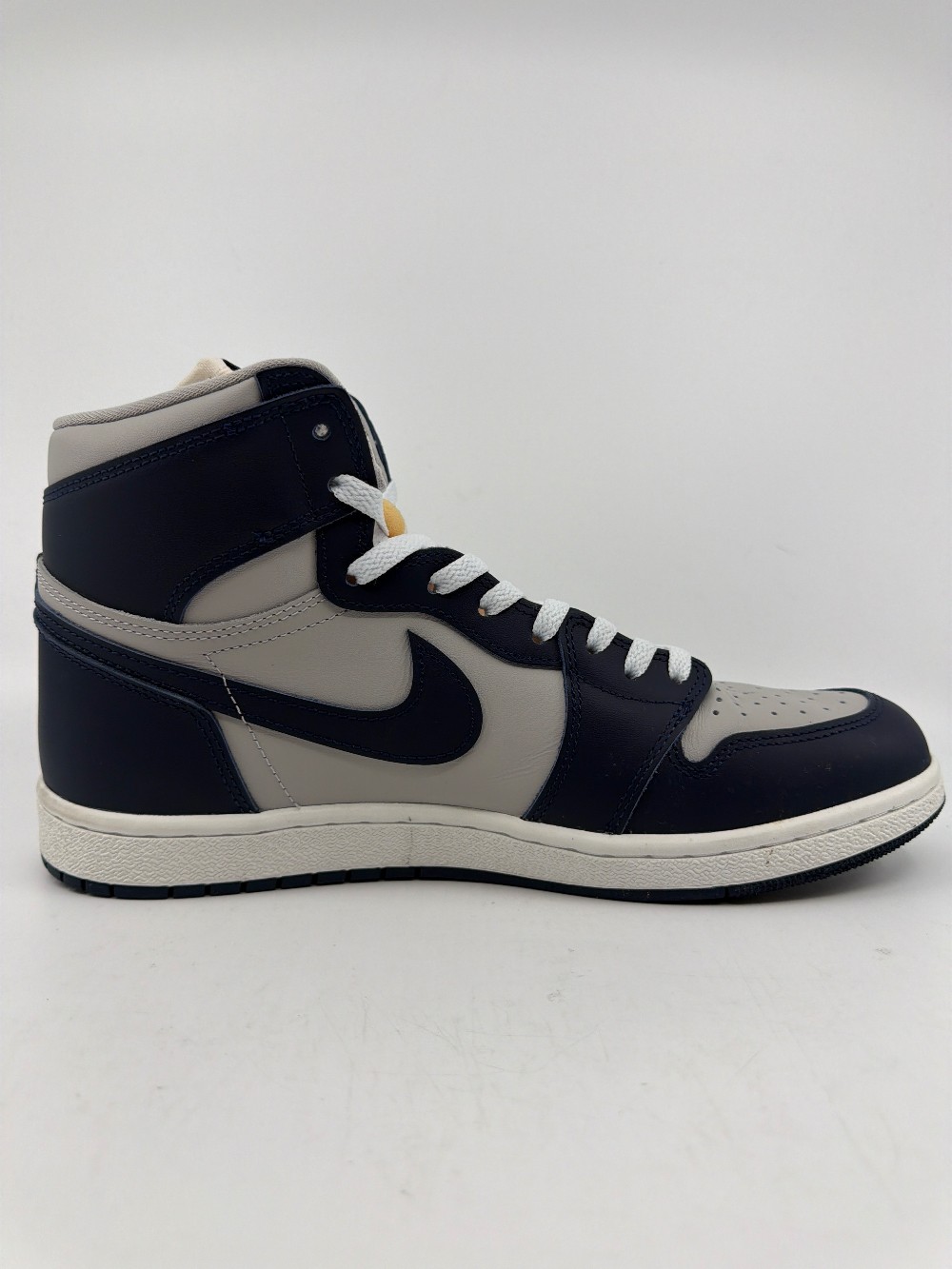 *USED* AJ 1 - GEOREGOWN