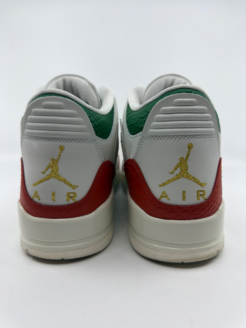 *USED* AJ 3 - EL VUELO SUMMIT WHITE