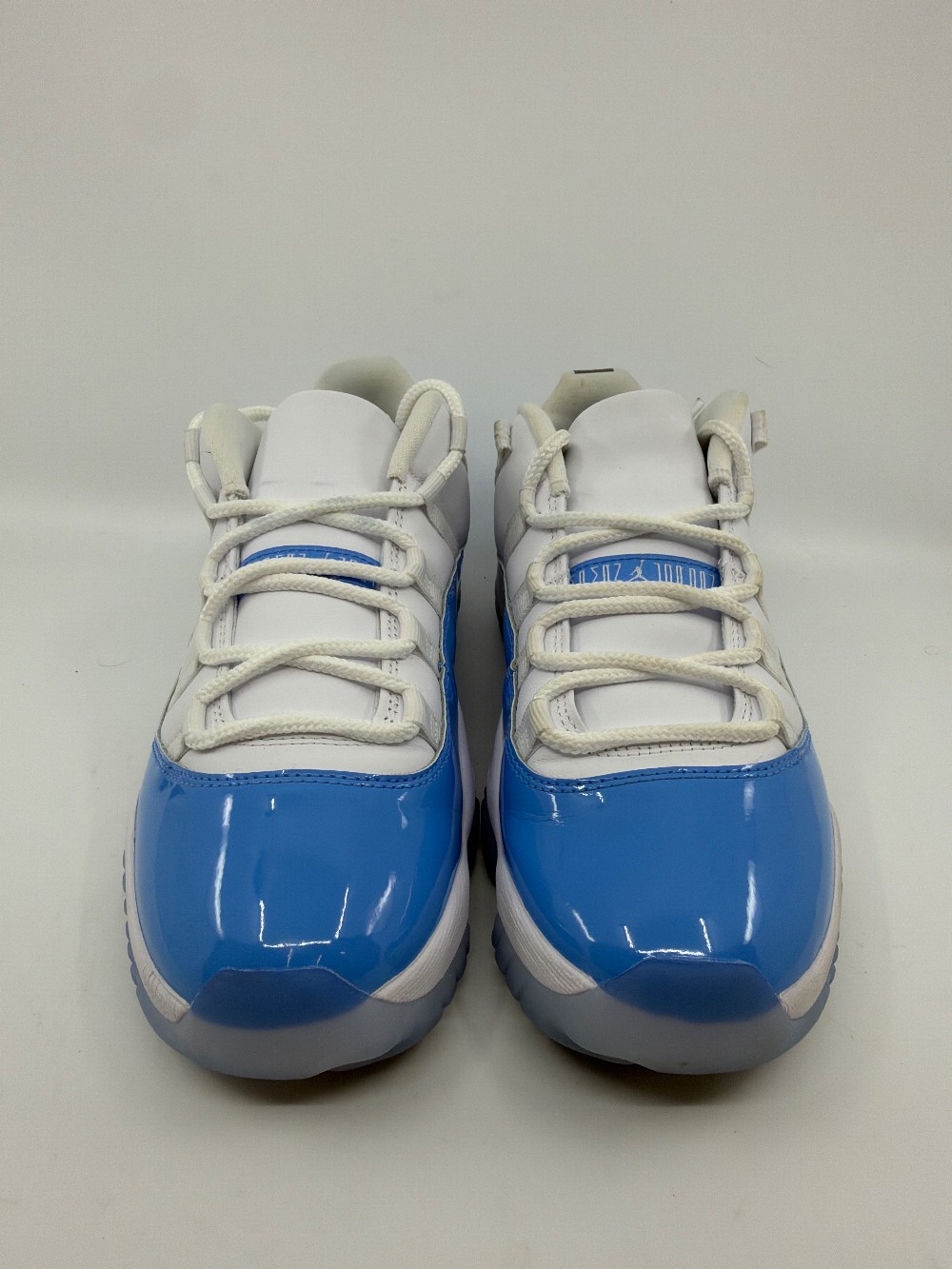*USED* AJ 11 LOW - UNIVERSITY BUE (2026)