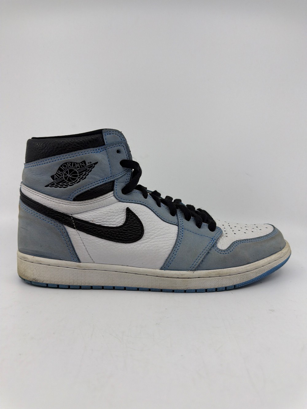 *USED* AJ 1 - UNIVERSITY BLUE