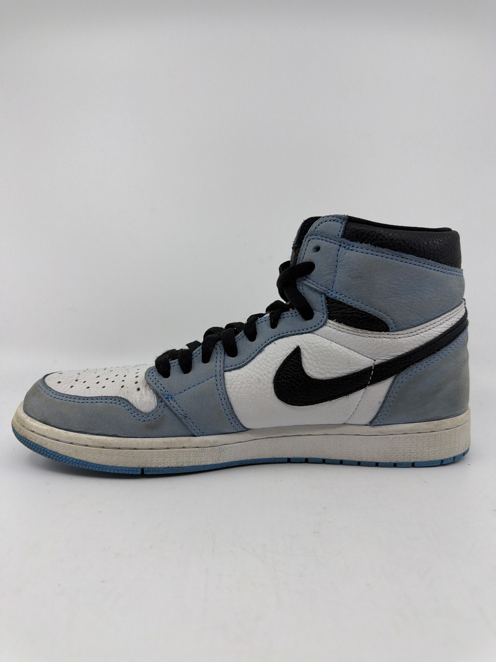 *USED* AJ 1 - UNIVERSITY BLUE